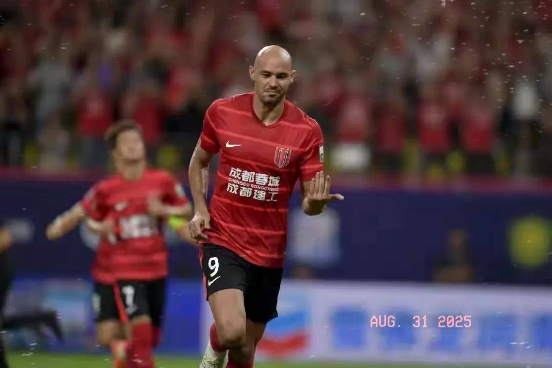 世感到悲痛 世感到悲痛